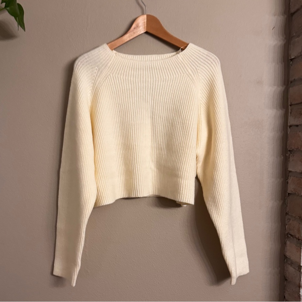 MABLE Lorena Cropped Sweater - Picture 2 of 4
